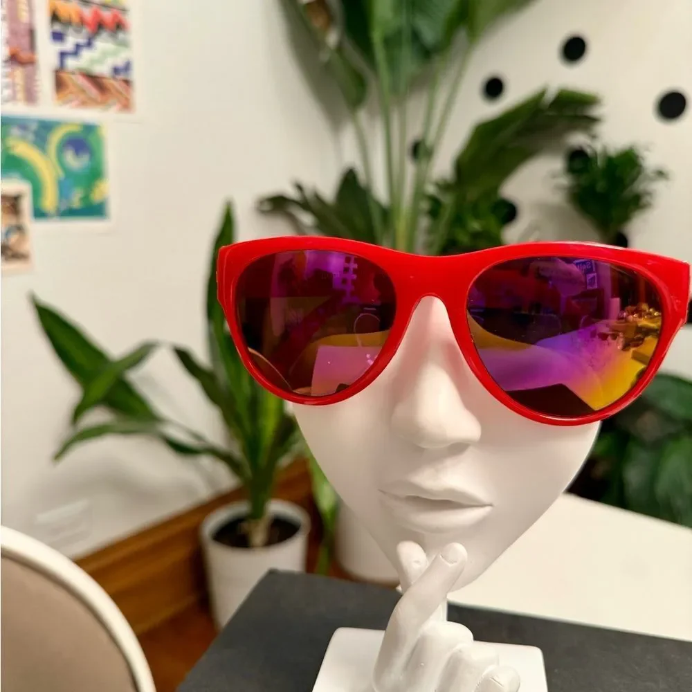 Unique True Vintage 1980s 3D Geometric Ribbed Texture Red Unisex Sunglasses